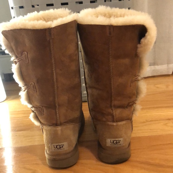 UGG BOOT BAILEY BUTTON TRIPLET II BOOT CHESTNUT - Picture 3 of 5